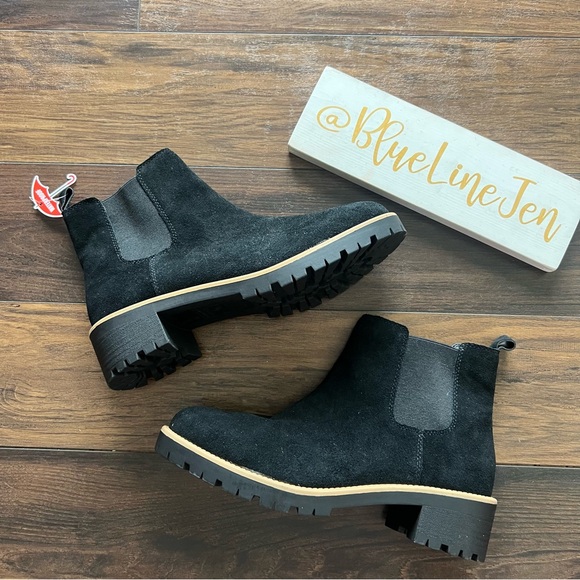 Blondo Matilda Waterproof Lug Sole Boots NWT - Picture 1 of 9